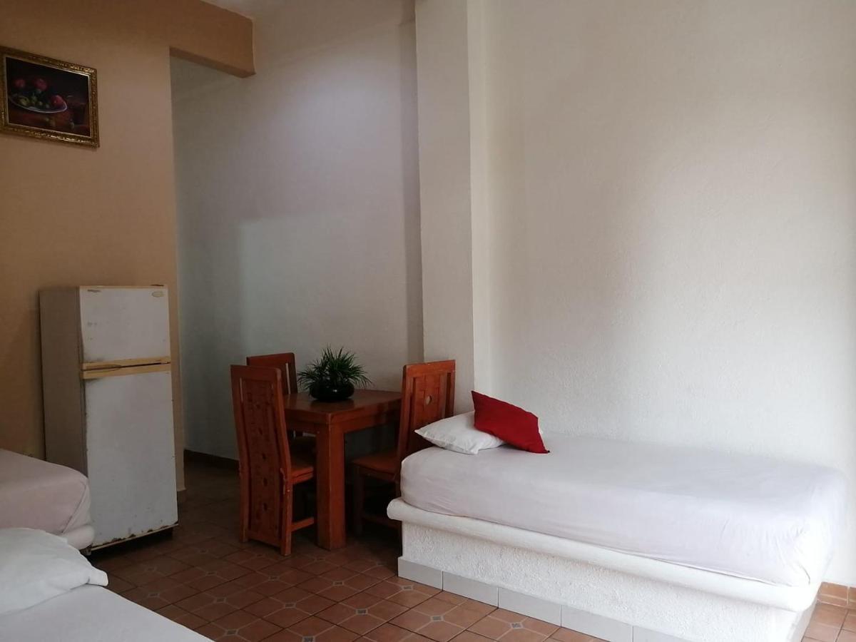 Hotel Isis Zihuatanejo Esterno foto